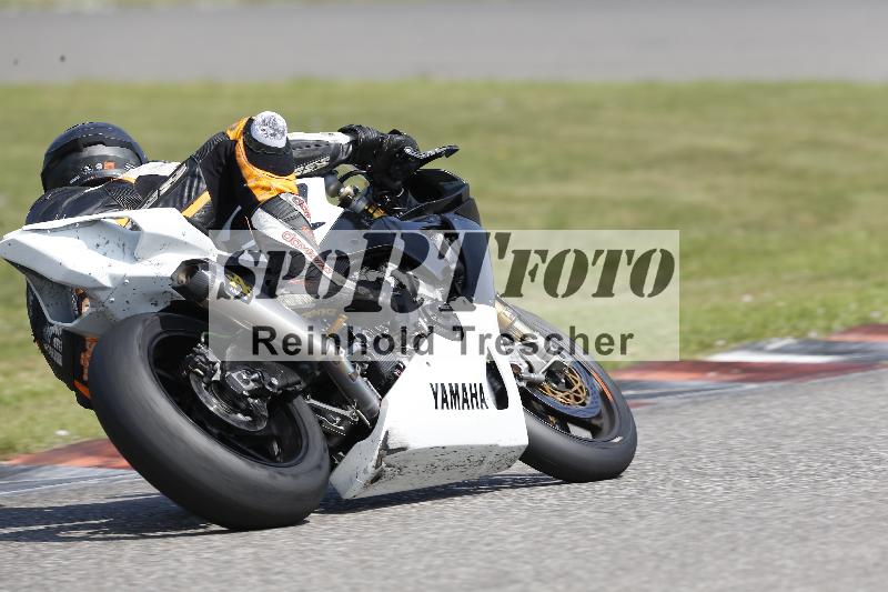 /45 10.08.2025 Plüss Moto Sport ADR/Freies Fahren/backside